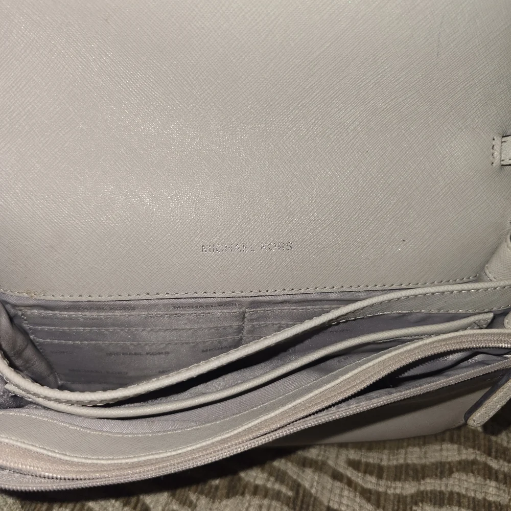 Michael Kors Jet Set Travel Crossbody Wallet Purse Beige